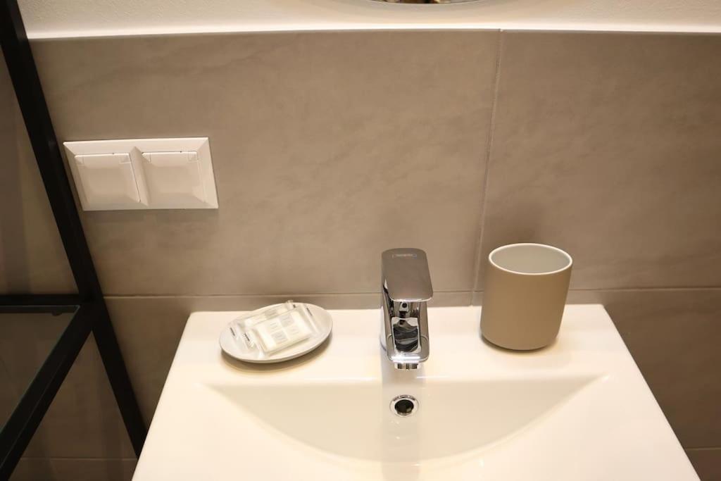 Bloom - Cozy Apartment, 5 Stops To City Center Viena Exterior foto